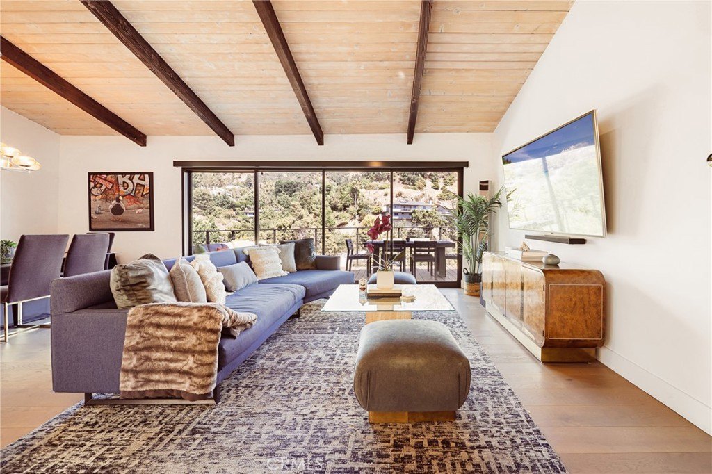 Los Angeles, California, 90046, United States, 3 Bedrooms Bedrooms, ,2 BathroomsBathrooms,Residential,Forsale,1985943