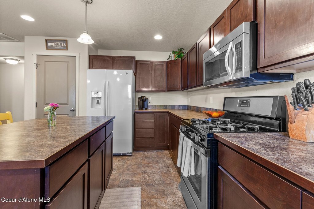 Coeur d'Alene, Idaho, 83815, United States, 3 Bedrooms Bedrooms, ,2.5 BathroomsBathrooms,Residential,Forsale,1984583