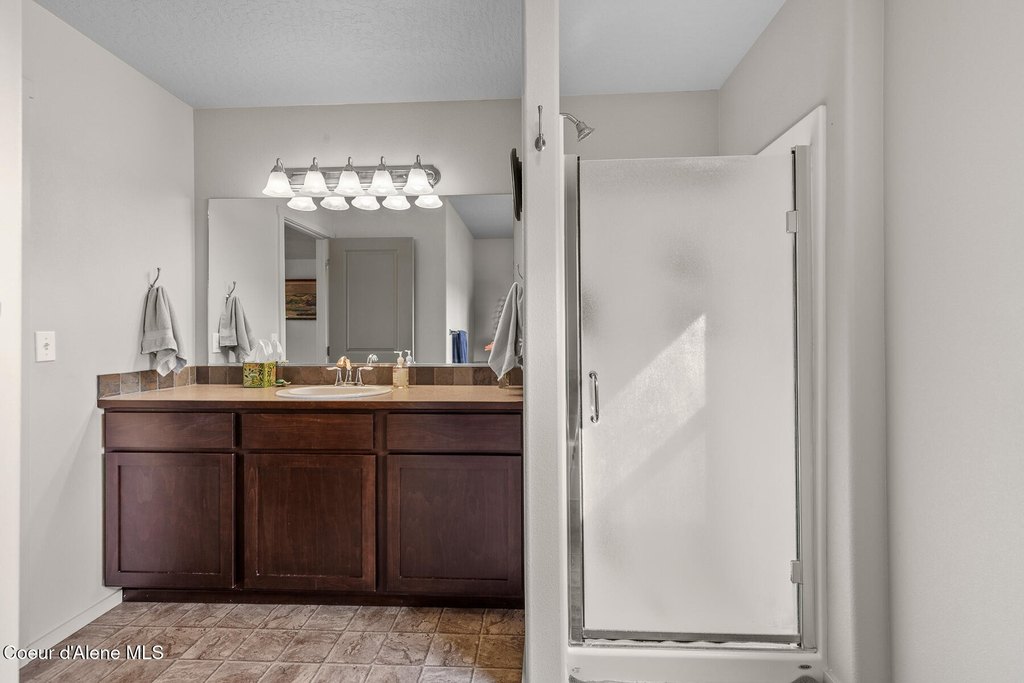 Coeur d'Alene, Idaho, 83815, United States, 3 Bedrooms Bedrooms, ,2.5 BathroomsBathrooms,Residential,Forsale,1984583