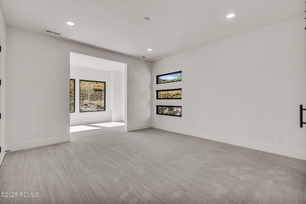 Kamas, Utah, 84036, United States, 4 Bedrooms Bedrooms, ,4.5 BathroomsBathrooms,Residential,Forsale,1994170