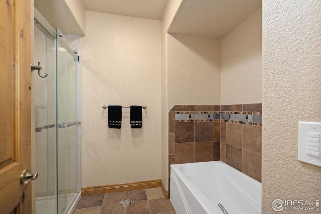 Severance, Colorado, 80610, United States, 5 Bedrooms Bedrooms, ,3.5 BathroomsBathrooms,Residential,Forsale,1967206