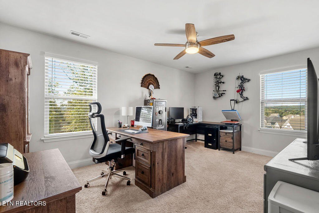 Lenoir City, Tennessee, 37771, United States, 4 Bedrooms Bedrooms, ,3.5 BathroomsBathrooms,Residential,Forsale,1973586