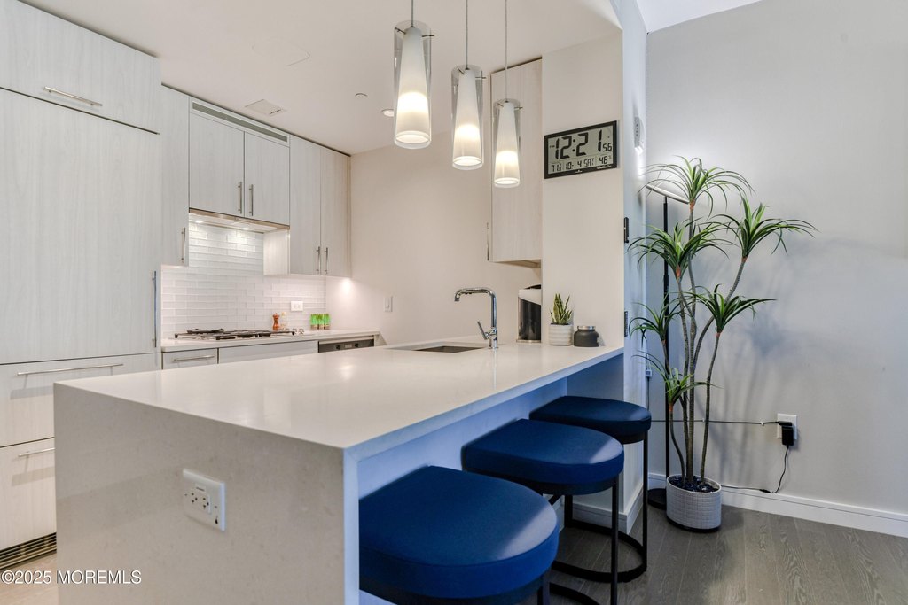 Long Branch, New Jersey, 07740, United States, 1 Bedroom Bedrooms, ,1 BathroomBathrooms,Residential,Forsale,1984571