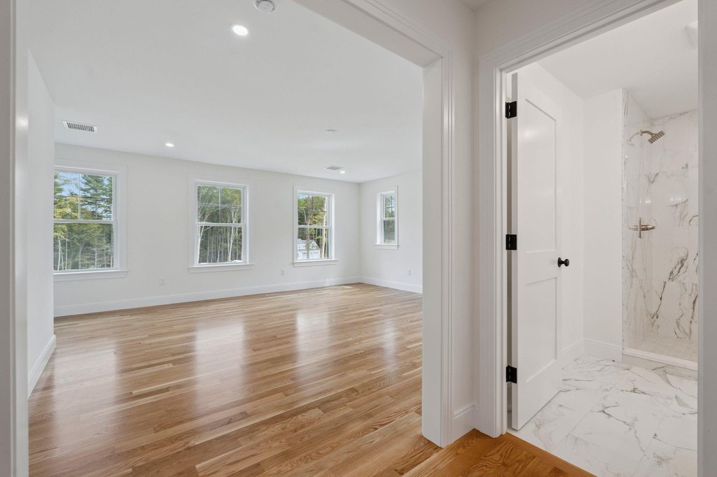 Kittery, Maine, 03905, United States, 4 Bedrooms Bedrooms, ,2.5 BathroomsBathrooms,Residential,Forsale,1968473