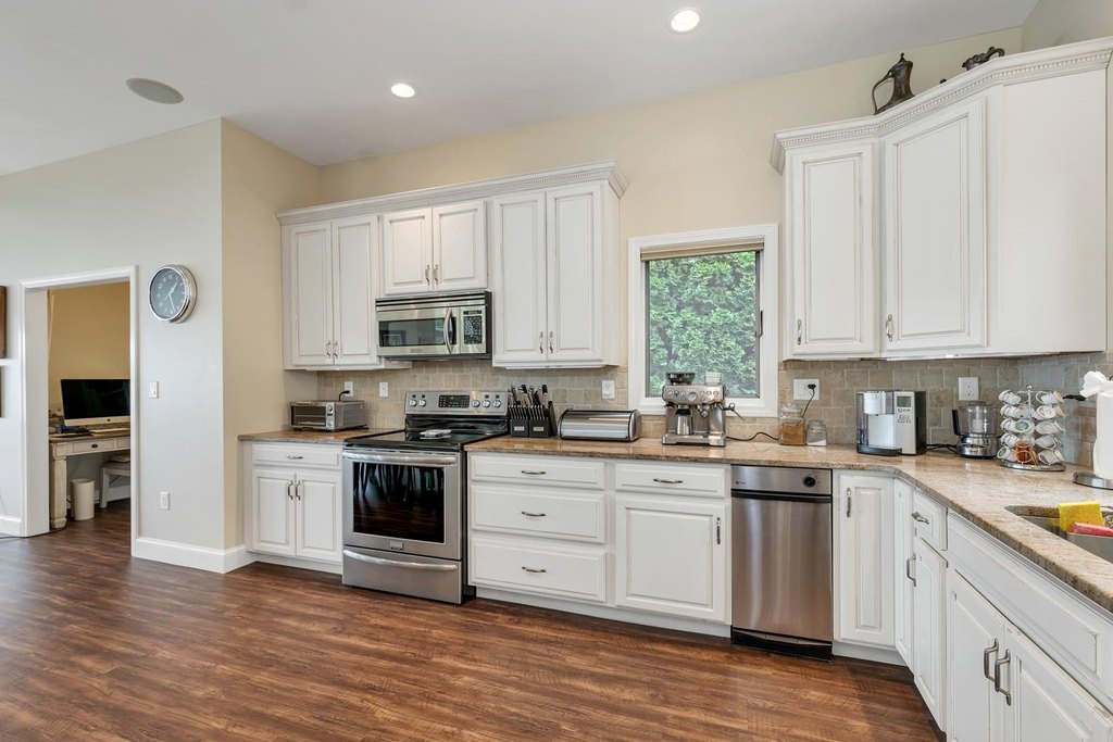 Laconia, New Hampshire, 03246, United States, 5 Bedrooms Bedrooms, ,3 BathroomsBathrooms,Residential,Forsale,1893890