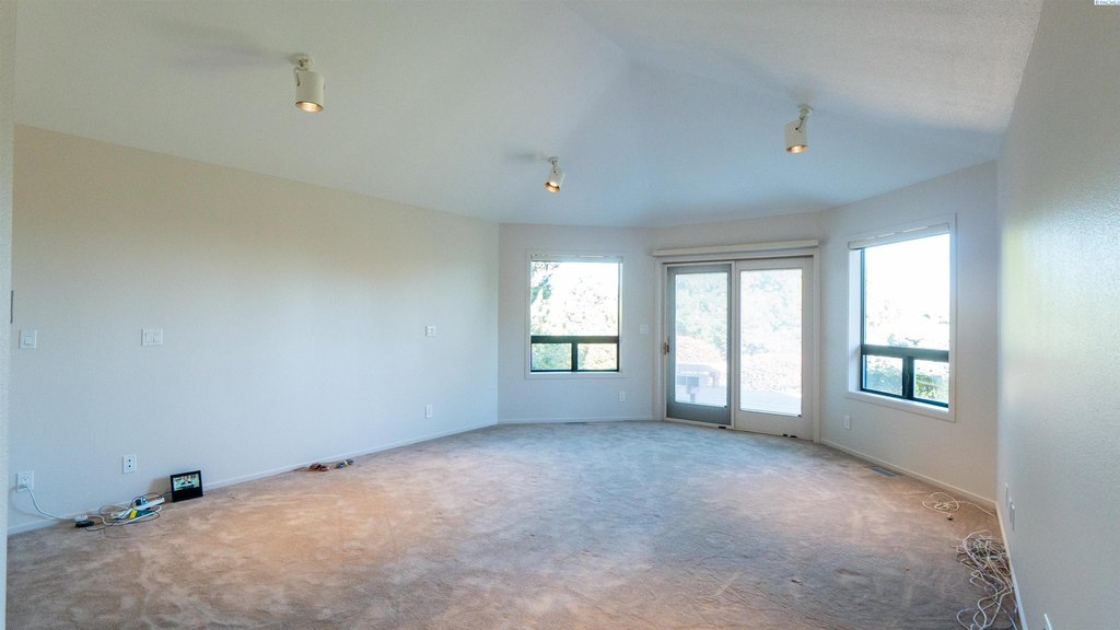 Richland, Washington, 99352, United States, 2 Bedrooms Bedrooms, ,3 BathroomsBathrooms,Residential,Forsale,1922429