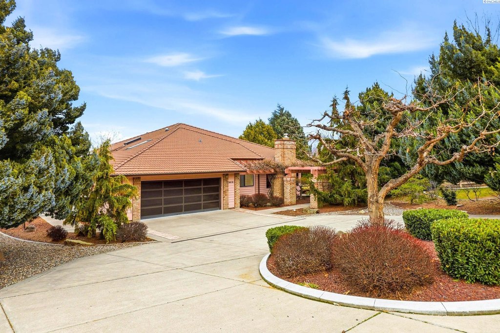 Richland, Washington, 99352, United States, 2 Bedrooms Bedrooms, ,3 BathroomsBathrooms,Residential,Forsale,1922429