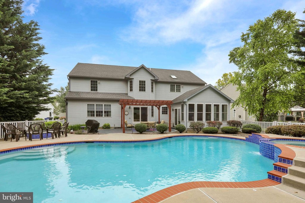 SINKING SPRING, Pennsylvania, 19608, United States, 6 Bedrooms Bedrooms, ,3.5 BathroomsBathrooms,Residential,Forsale,2009568