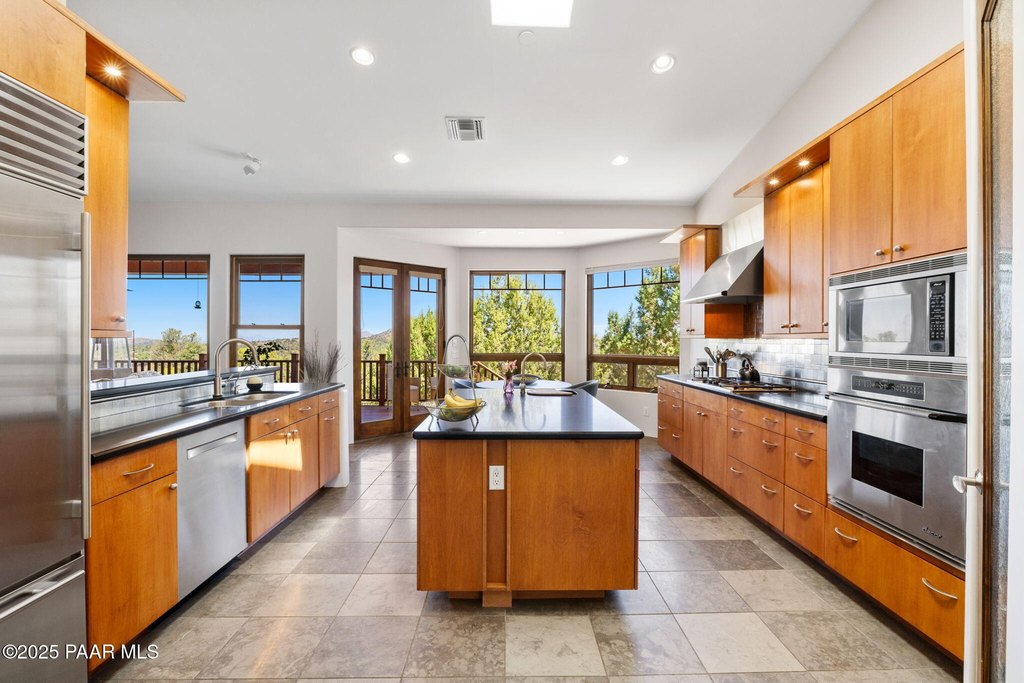 Prescott, Arizona, 86305, United States, 3 Bedrooms Bedrooms, ,2.5 BathroomsBathrooms,Residential,Forsale,1967158