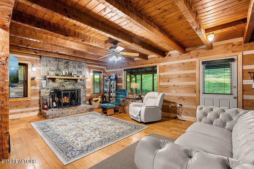 Lenoir City, Tennessee, 37771, United States, 4 Bedrooms Bedrooms, ,3.5 BathroomsBathrooms,Residential,Forsale,1960213