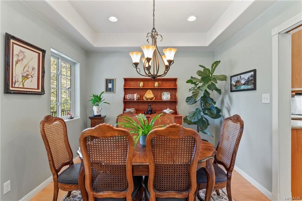 Lake Arrowhead, California, 92317, United States, 4 Bedrooms Bedrooms, ,4 BathroomsBathrooms,Residential,Forsale,1886288