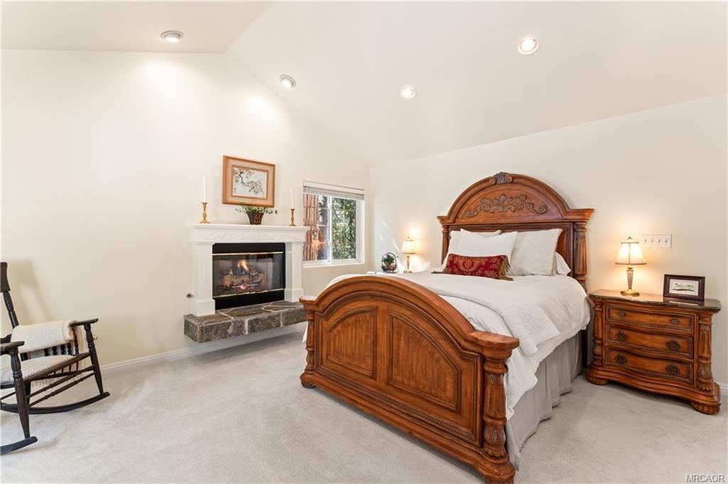 Lake Arrowhead, California, 92317, United States, 4 Bedrooms Bedrooms, ,4 BathroomsBathrooms,Residential,Forsale,1886288