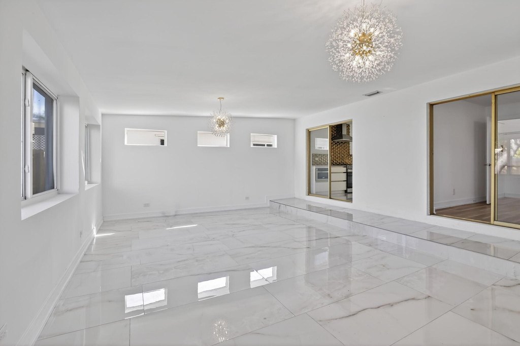 Hollywood, Florida, 33019, United States, 3 Bedrooms Bedrooms, ,2 BathroomsBathrooms,Residential,Forsale,2009886