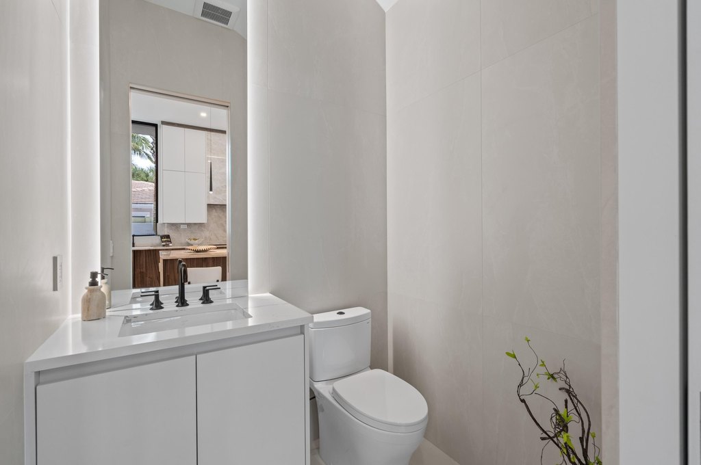 Delray Beach, Florida, 33483, United States, 3 Bedrooms Bedrooms, ,3.5 BathroomsBathrooms,Residential,Forsale,2010636