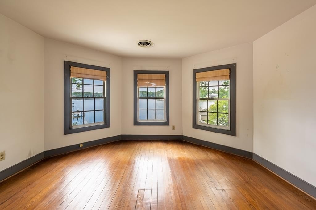 Irvington, Virginia, 22480, United States, 4 Bedrooms Bedrooms, ,3.5 BathroomsBathrooms,Residential,Forsale,2009207