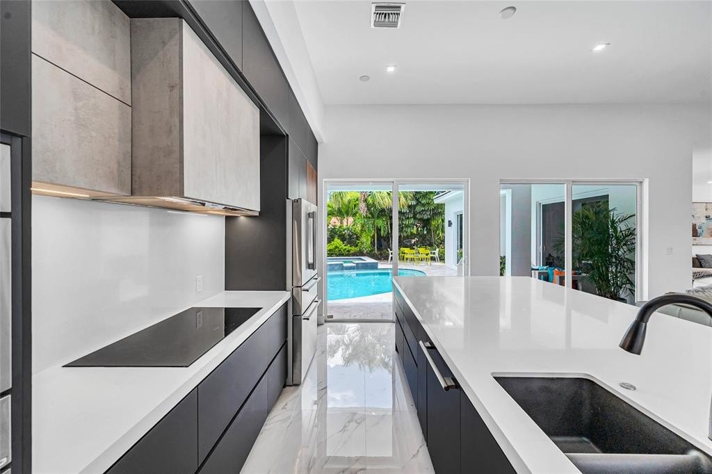 Oakland Park, Florida, 33334, United States, 4 Bedrooms Bedrooms, ,4 BathroomsBathrooms,Residential,Forsale,1968291