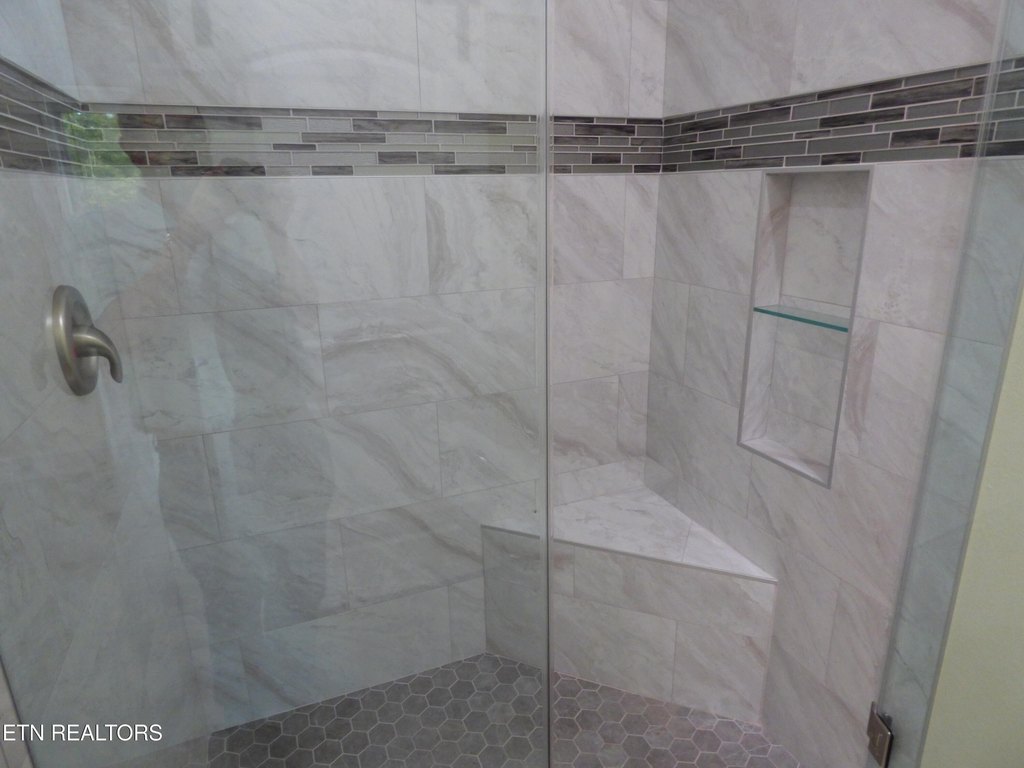 Crossville, Tennessee, 38572, United States, 2 Bedrooms Bedrooms, ,2.5 BathroomsBathrooms,Residential,Forsale,1996593