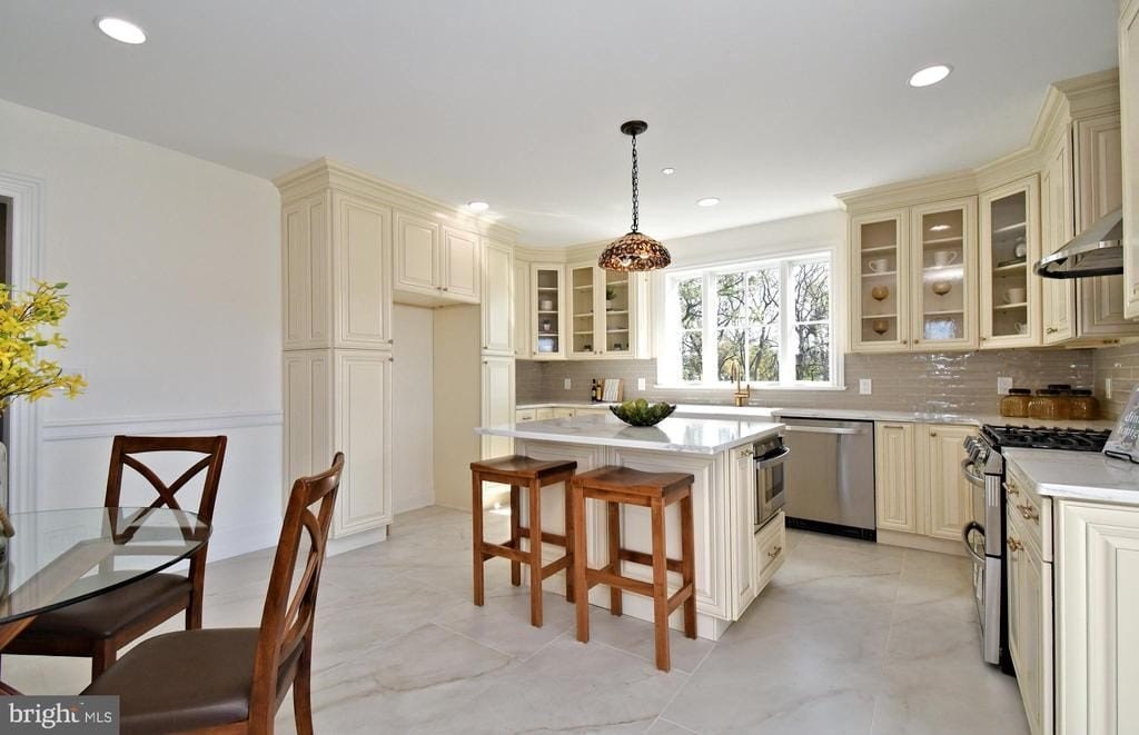 FURLONG, Pennsylvania, 18925, United States, 6 Bedrooms Bedrooms, ,3.5 BathroomsBathrooms,Residential,Forsale,1973387