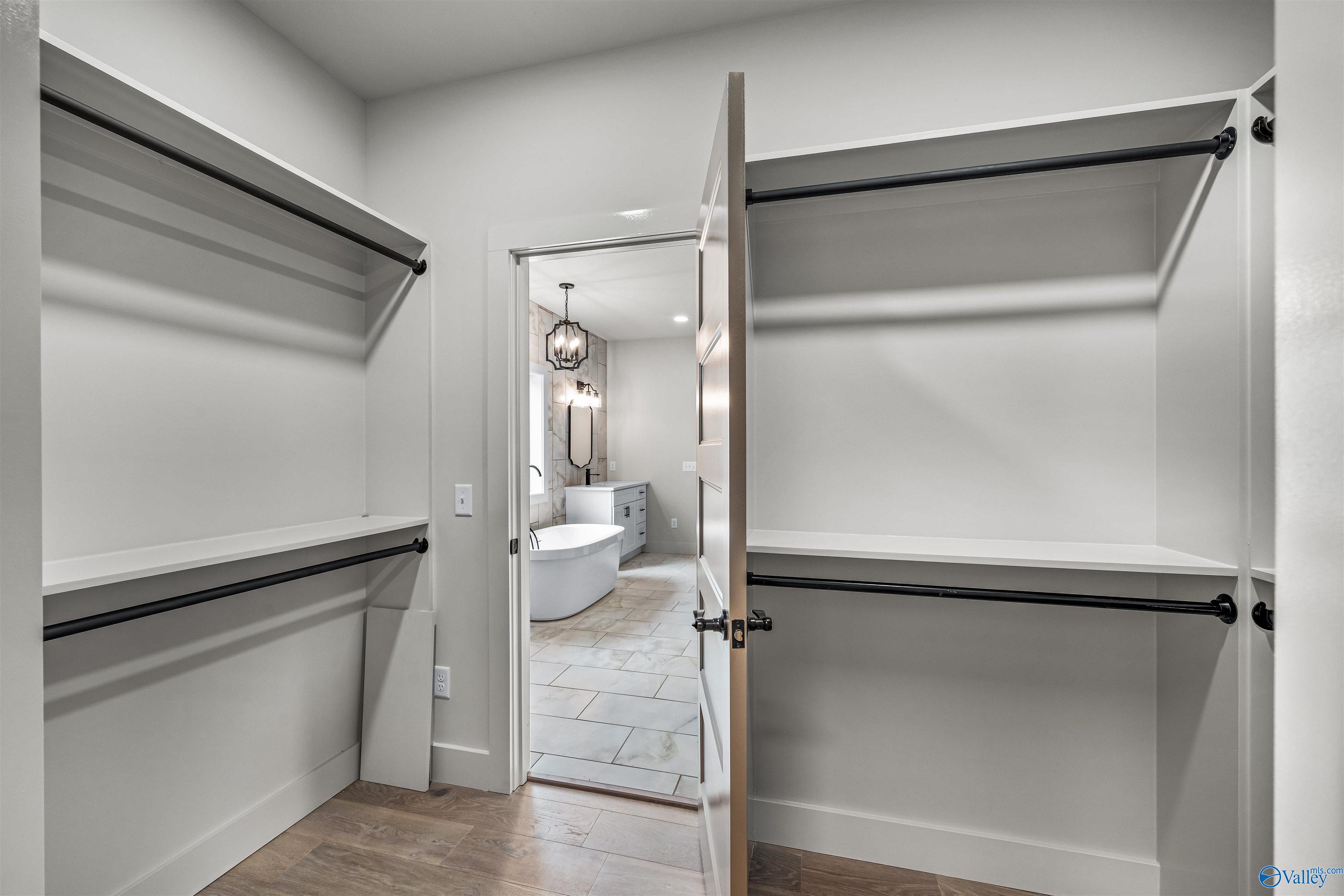 Fort Payne, Alabama, 35967, United States, 4 Bedrooms Bedrooms, ,3.5 BathroomsBathrooms,Residential,Forsale,2007685