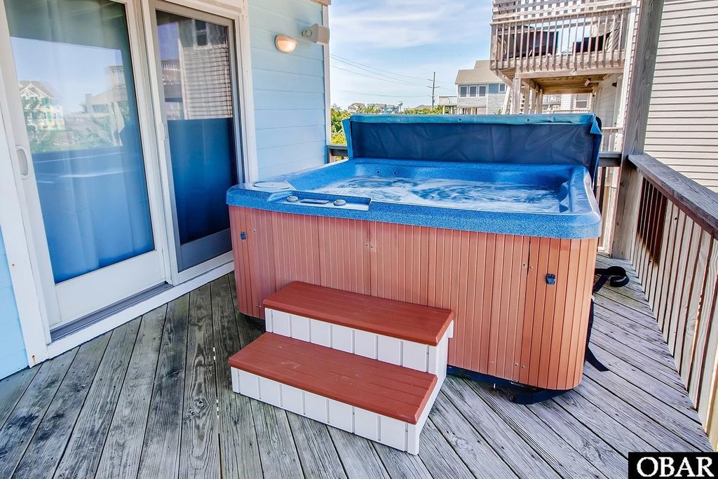 Avon, North Carolina, 27915, United States, 6 Bedrooms Bedrooms, ,5.5 BathroomsBathrooms,Residential,Forsale,2008064