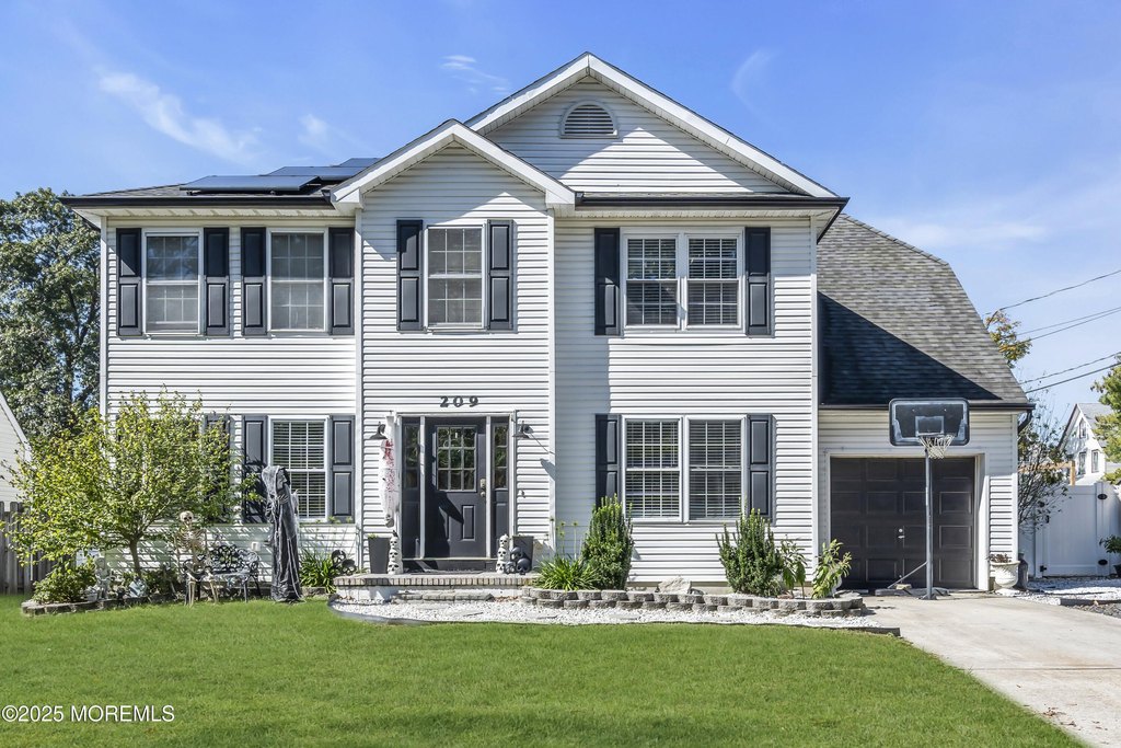 Island Heights, New Jersey, 08732, United States, 4 Bedrooms Bedrooms, ,2.5 BathroomsBathrooms,Residential,Forsale,1994045