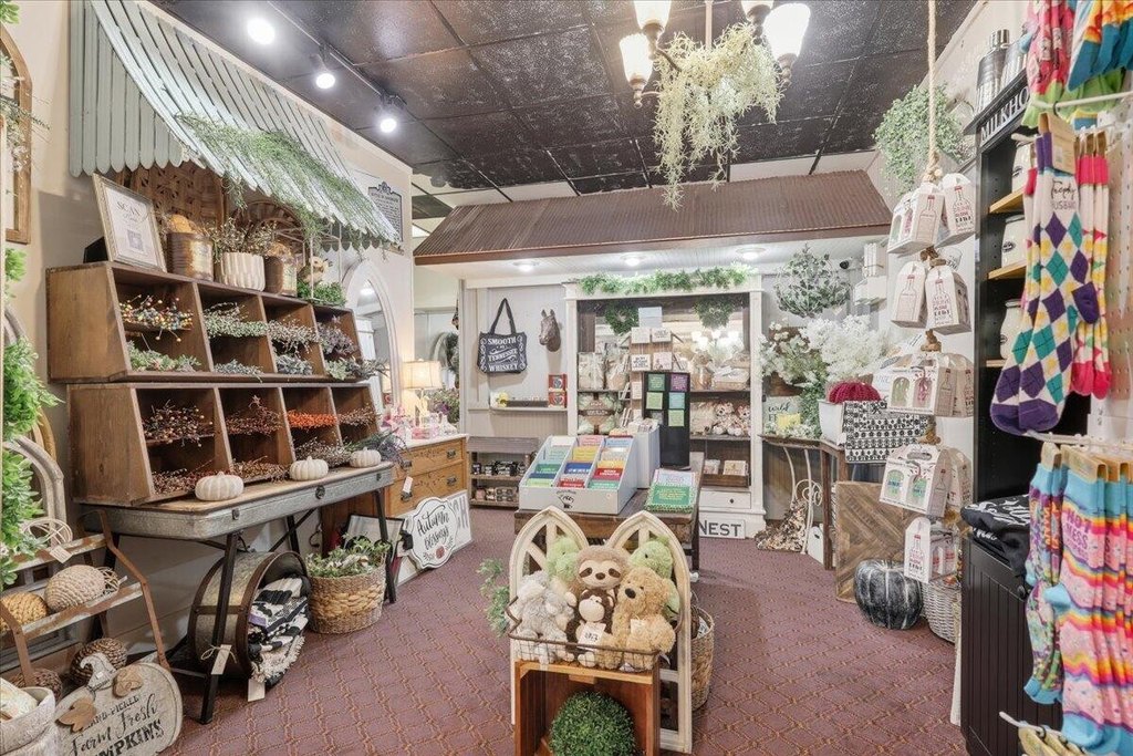 Dandridge, Tennessee, 37725, United States, ,Commercial,Forsale,1988738