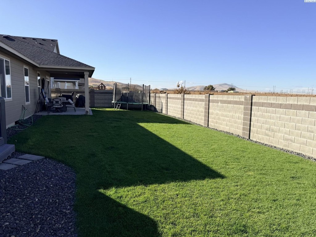 West Richland, Washington, 99353, United States, 4 Bedrooms Bedrooms, ,2 BathroomsBathrooms,Residential,Forsale,1990697