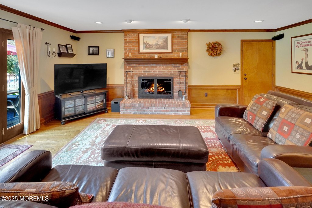 Red Bank, New Jersey, 07701, United States, 5 Bedrooms Bedrooms, ,3 BathroomsBathrooms,Residential,Forsale,1984553