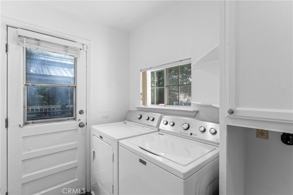 Lake Arrowhead, California, 92352, United States, 4 Bedrooms Bedrooms, ,2.5 BathroomsBathrooms,Residential,Forsale,1971038