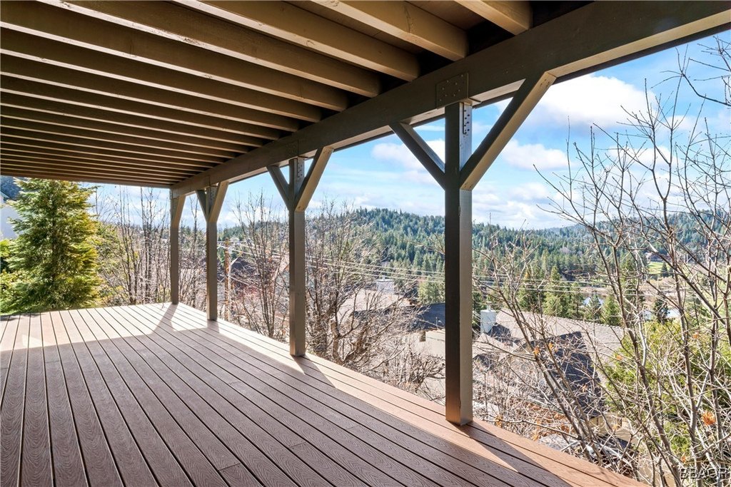 Lake Arrowhead, California, 92352, United States, 3 Bedrooms Bedrooms, ,4 BathroomsBathrooms,Residential,Forsale,1886286