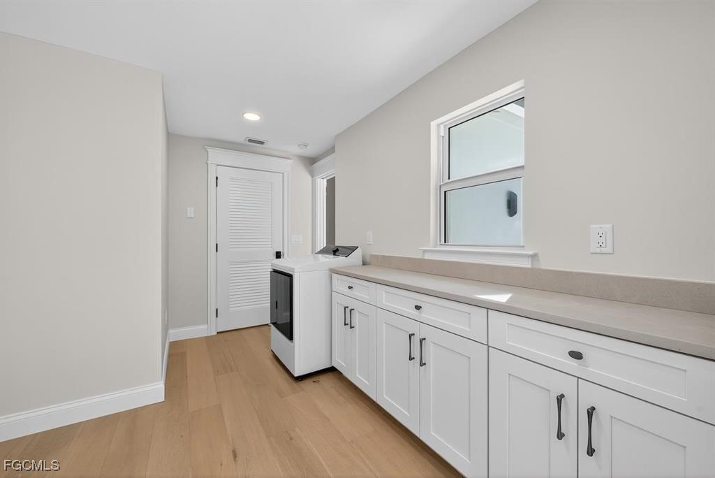 Sanibel, Florida, 33957, United States, 4 Bedrooms Bedrooms, ,3 BathroomsBathrooms,Residential,Forsale,1971925