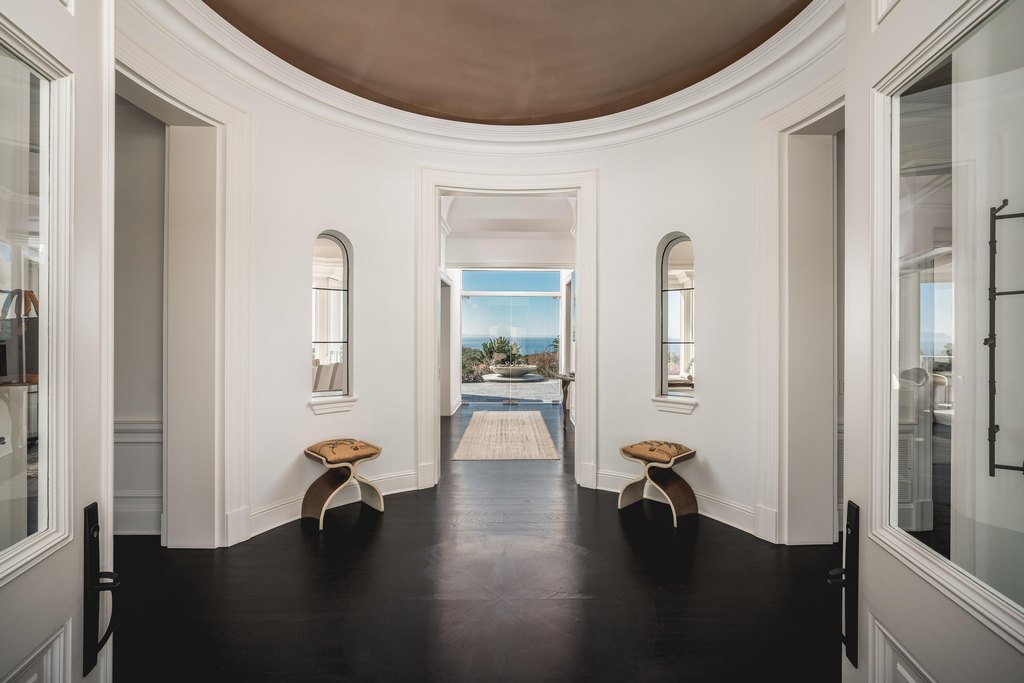 SANTA BARBARA, California, 93110, United States, 6 Bedrooms Bedrooms, ,7.5 BathroomsBathrooms,Residential,Forsale,1985950