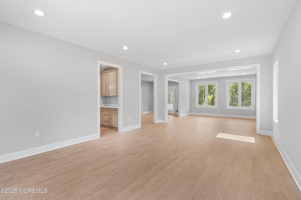 Howell, New Jersey, 07731, United States, 6 Bedrooms Bedrooms, ,5.5 BathroomsBathrooms,Residential,Forsale,1984568