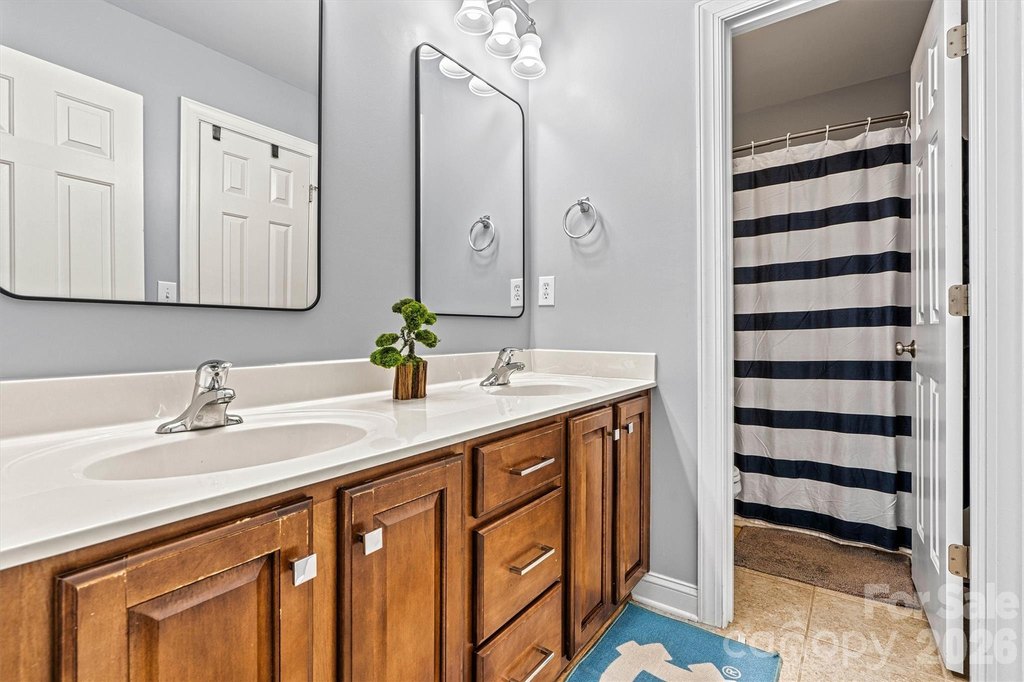 Denver, North Carolina, 28037, United States, 6 Bedrooms Bedrooms, ,5 BathroomsBathrooms,Residential,Forsale,2004076