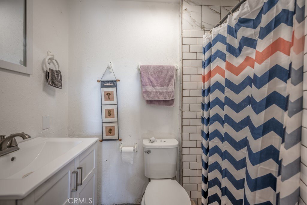 Agua Dulce, California, 91390, United States, 2 Bedrooms Bedrooms, ,4 BathroomsBathrooms,Residential,Forsale,2004098