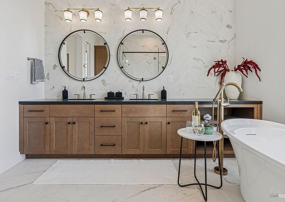 Santa Rosa, California, 95403, United States, 4 Bedrooms Bedrooms, ,4 BathroomsBathrooms,Residential,Forsale,1985927