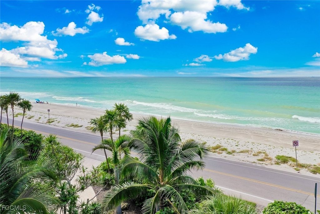 Captiva, Florida, 33924, United States, 4 Bedrooms Bedrooms, ,3.5 BathroomsBathrooms,Residential,Forsale,1971928