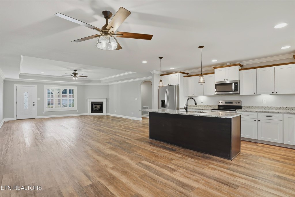 Maryville, Tennessee, 37804, United States, 4 Bedrooms Bedrooms, ,3 BathroomsBathrooms,Residential,Forsale,1973596