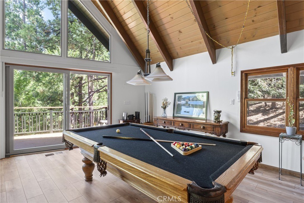 Lake Arrowhead, California, 92352, United States, 4 Bedrooms Bedrooms, ,3 BathroomsBathrooms,Residential,Forsale,1971037