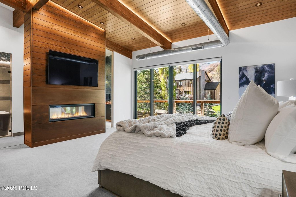 Park City, Utah, 84060, United States, 5 Bedrooms Bedrooms, ,4.5 BathroomsBathrooms,Residential,Forsale,2004724