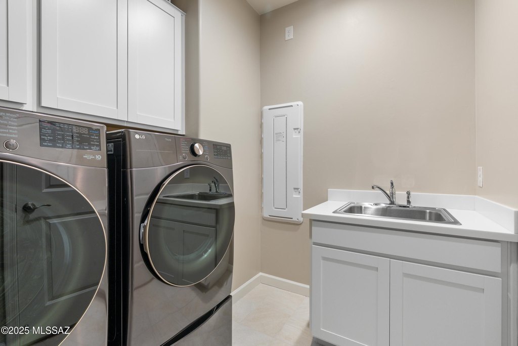 Tucson, Arizona, 85742, United States, 3 Bedrooms Bedrooms, ,2 BathroomsBathrooms,Residential,Forsale,1990091