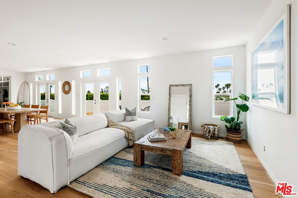 Malibu, California, 90265, United States, 4 Bedrooms Bedrooms, ,2.5 BathroomsBathrooms,Residential,Forsale,1922150