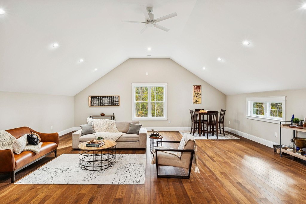 Newington, New Hampshire, 03801, United States, 4 Bedrooms Bedrooms, ,4.5 BathroomsBathrooms,Residential,Forsale,2002401