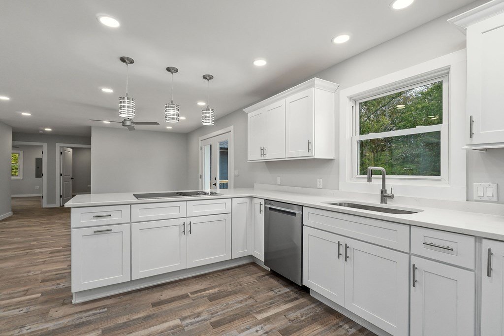 Cookeville, Tennessee, 38501, United States, 3 Bedrooms Bedrooms, ,3 BathroomsBathrooms,Residential,Forsale,1996597