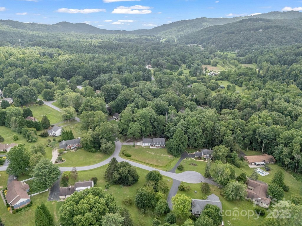 Hendersonville, North Carolina, 28791, United States, 4 Bedrooms Bedrooms, ,3 BathroomsBathrooms,Residential,Forsale,1960268