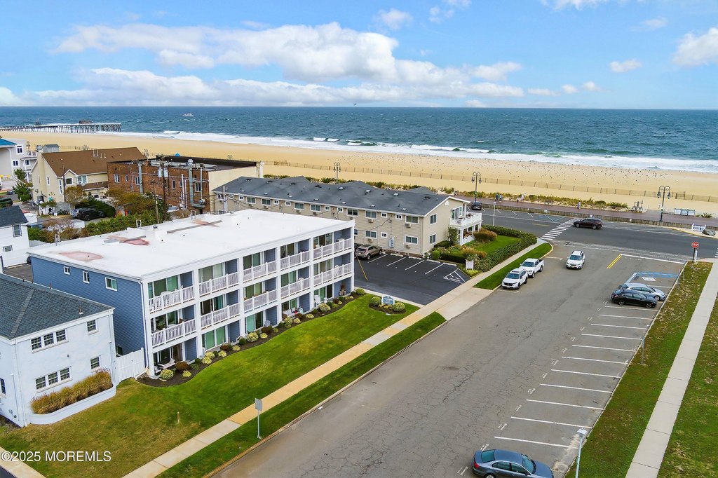 Belmar, New Jersey, 07719, United States, 1 Bedroom Bedrooms, ,1 BathroomBathrooms,Residential,Forsale,1984547