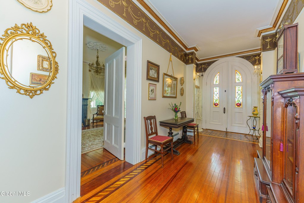 Schodack Landing, New York, 12156, United States, 7 Bedrooms Bedrooms, ,3 BathroomsBathrooms,Residential,Forsale,1953151
