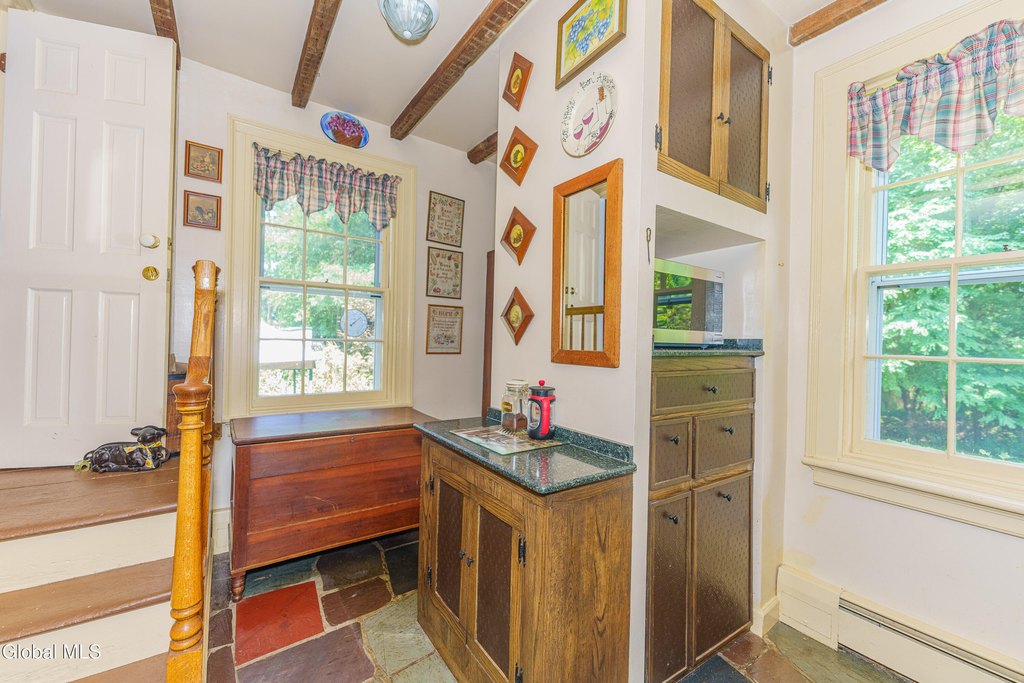 Schodack Landing, New York, 12156, United States, 7 Bedrooms Bedrooms, ,3 BathroomsBathrooms,Residential,Forsale,1953151