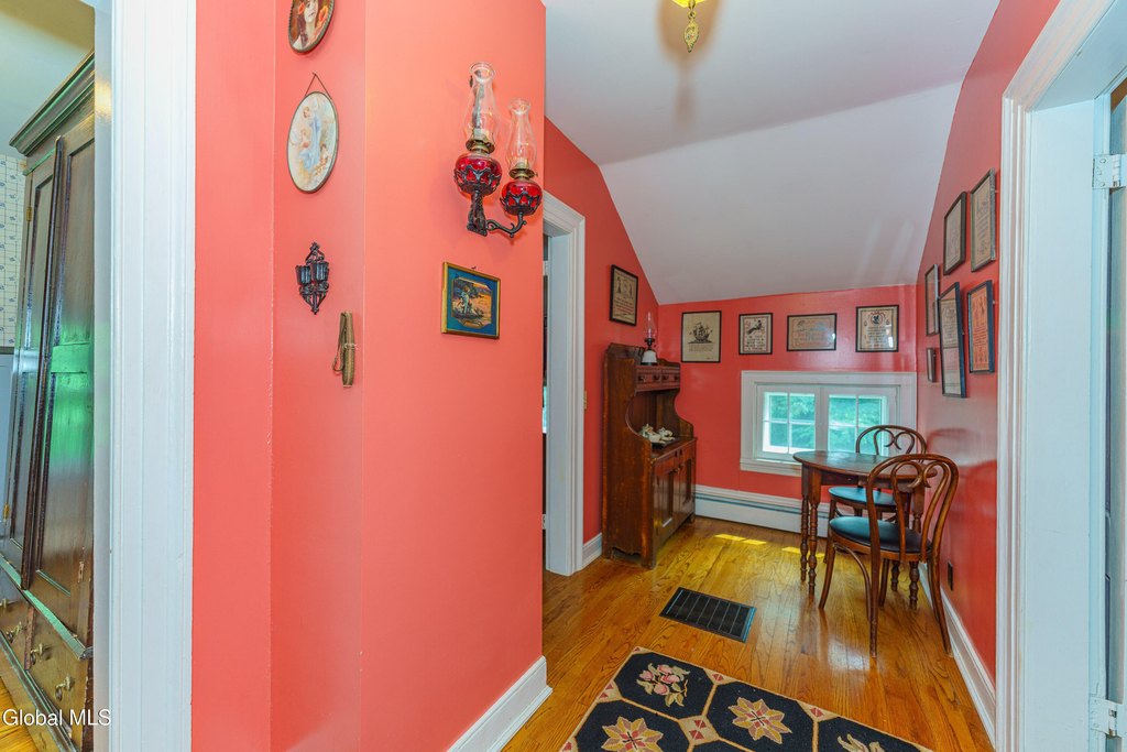 Schodack Landing, New York, 12156, United States, 7 Bedrooms Bedrooms, ,3 BathroomsBathrooms,Residential,Forsale,1953151