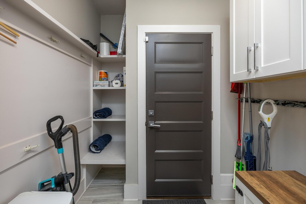 Harrison, Tennessee, 37341, United States, 4 Bedrooms Bedrooms, ,2.5 BathroomsBathrooms,Residential,Forsale,1922197